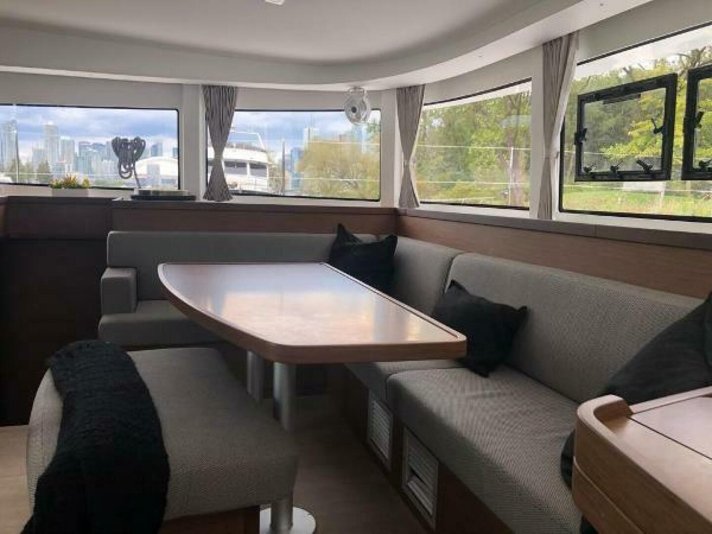 42ft Lagoon Yacht For Sale