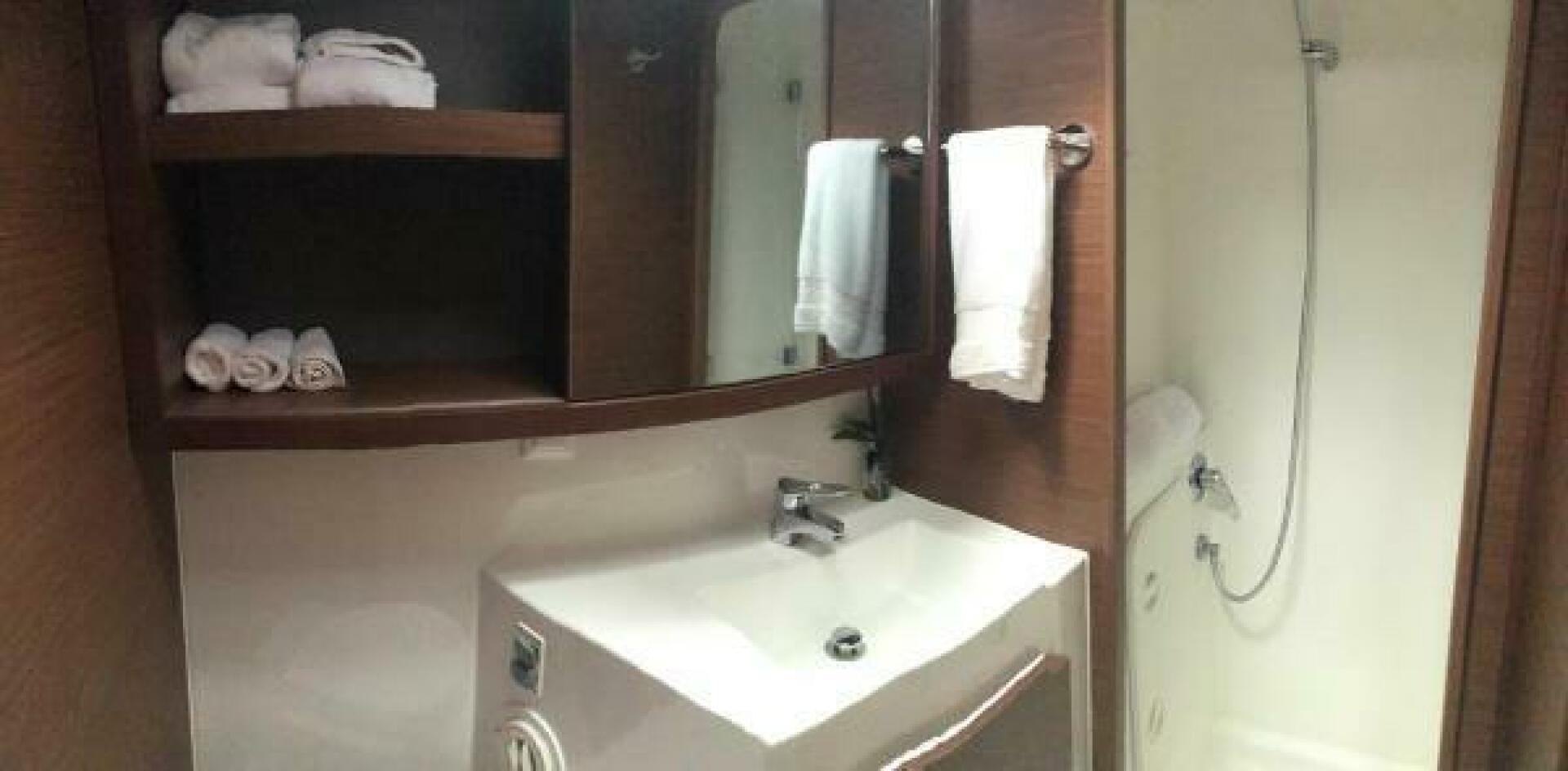 42ft Lagoon Yacht For Sale
