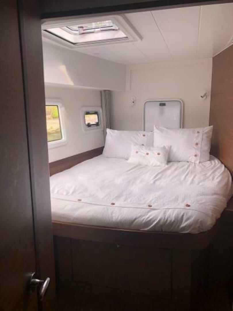 42ft Lagoon Yacht For Sale
