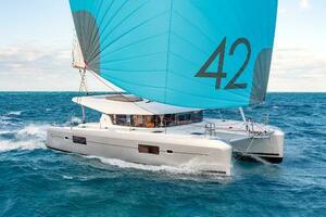 42ft Lagoon Yacht For Sale