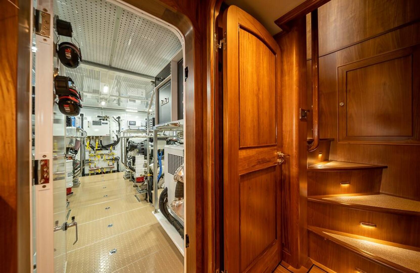 JULIANNE 90ft Outer Reef Yachts Yacht For Sale