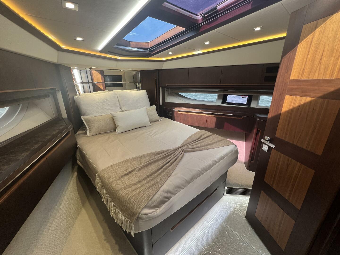 66ft Galeon Yacht For Sale