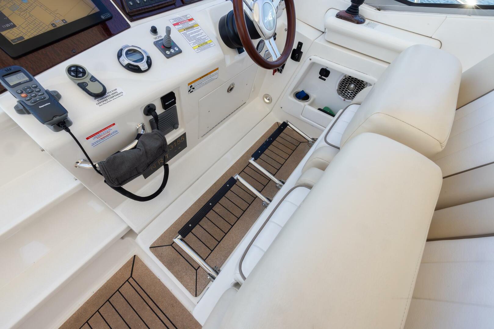 PURA VIDA 37ft Sea Ray Yacht For Sale