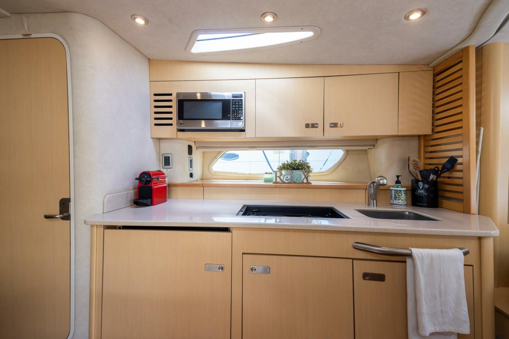 PURA VIDA 37ft Sea Ray Yacht For Sale