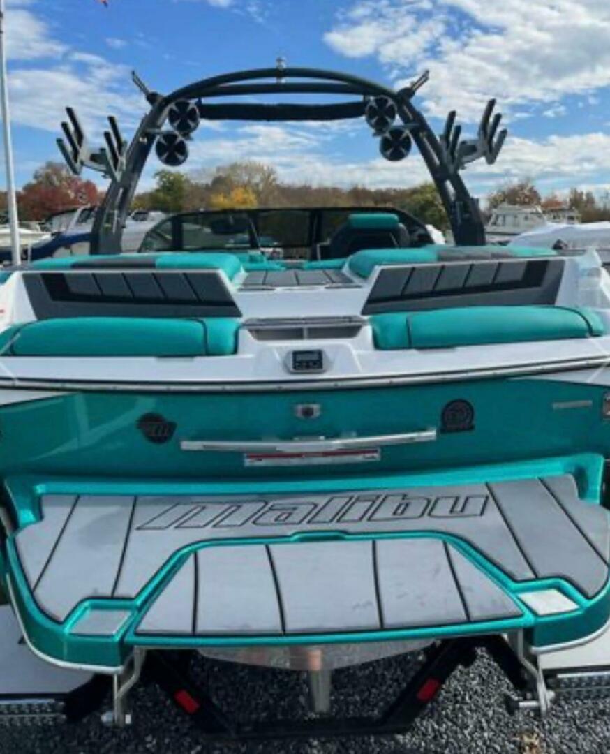 23ft Malibu Yacht For Sale