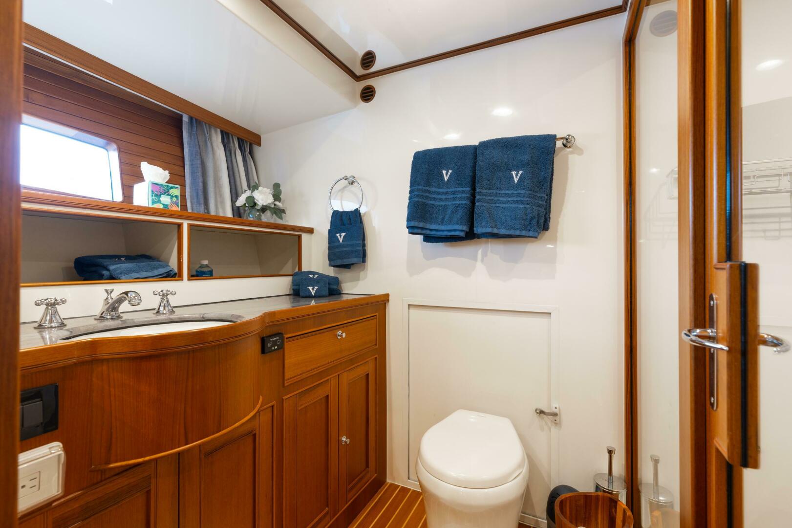 VIRGINIA SEA 91ft Marlow Yacht For Sale