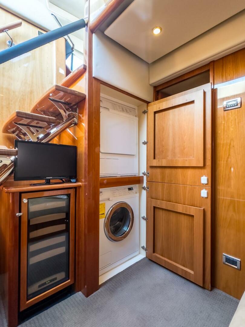 Phantom of the Sea 58ft Riviera Yacht For Sale