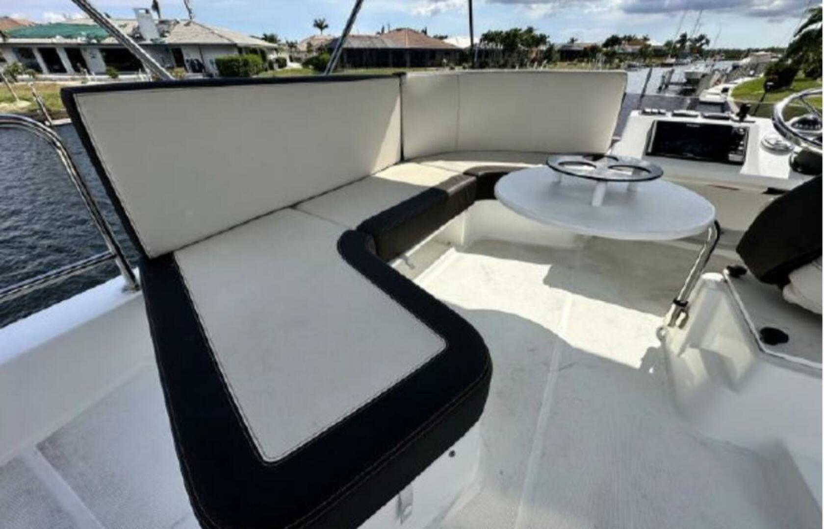 Smooth 30ft Beneteau Yacht For Sale