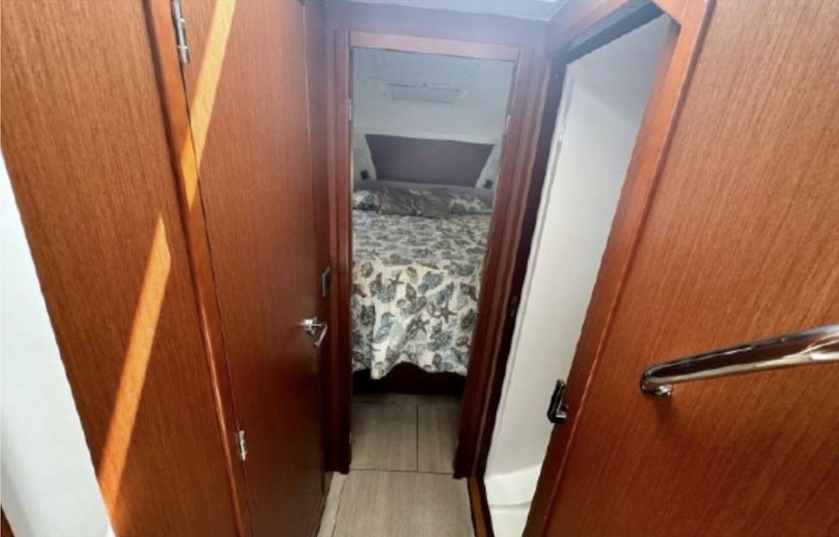 Smooth 30ft Beneteau Yacht For Sale