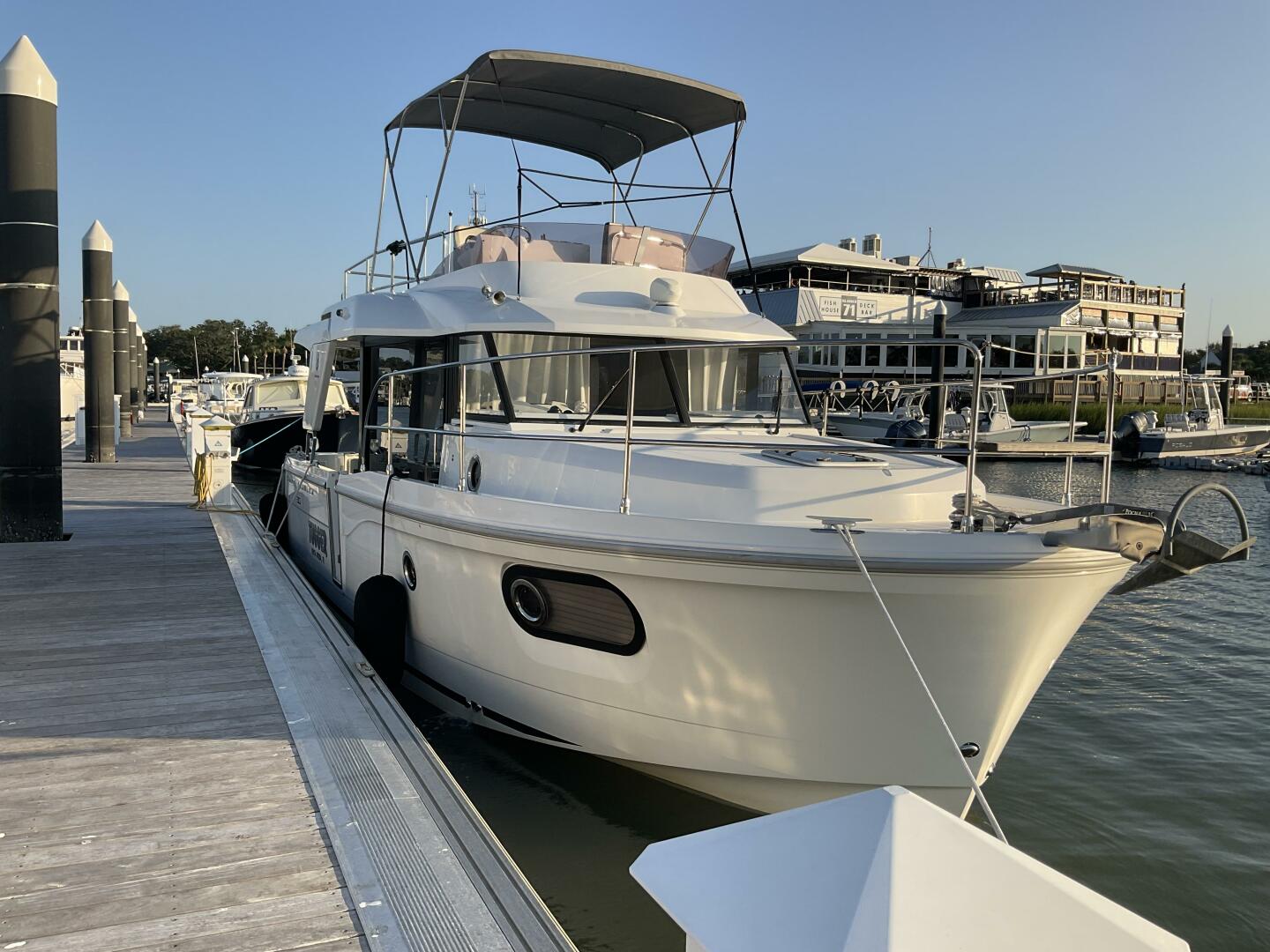 Smooth 30ft Beneteau Yacht For Sale
