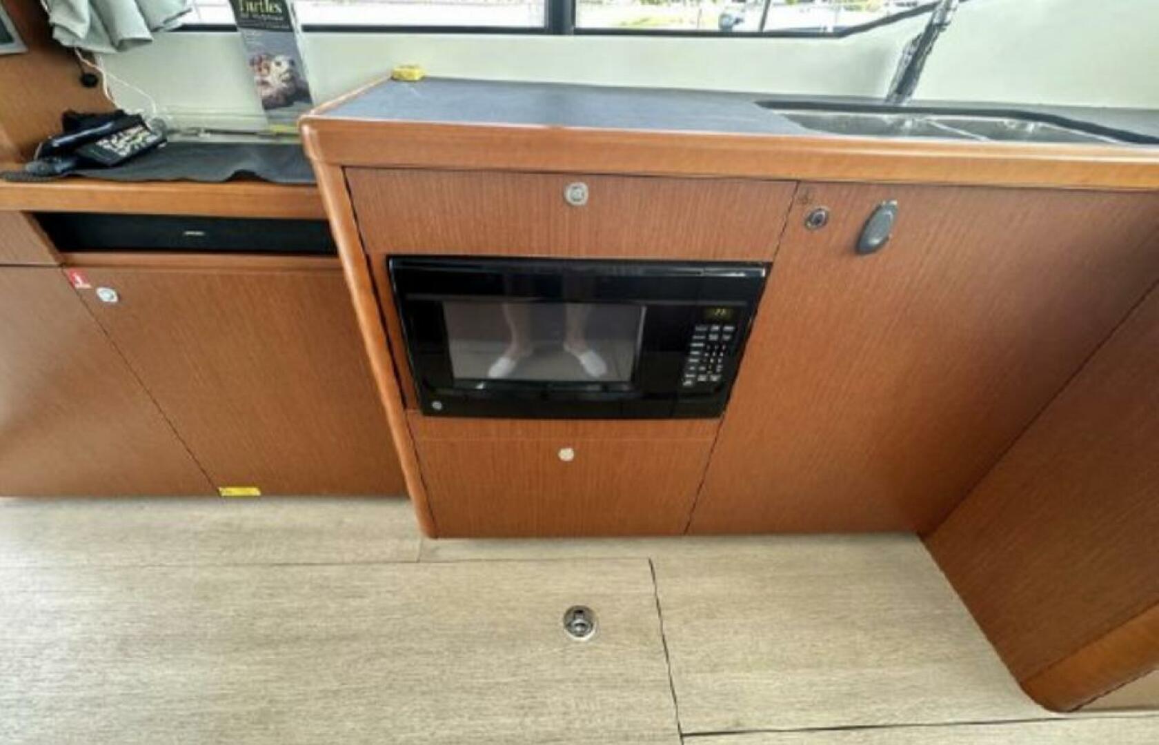 Smooth 30ft Beneteau Yacht For Sale