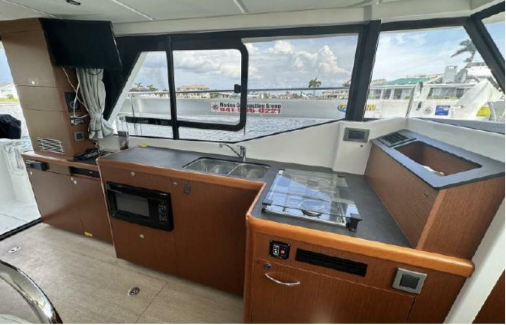 Smooth 30ft Beneteau Yacht For Sale