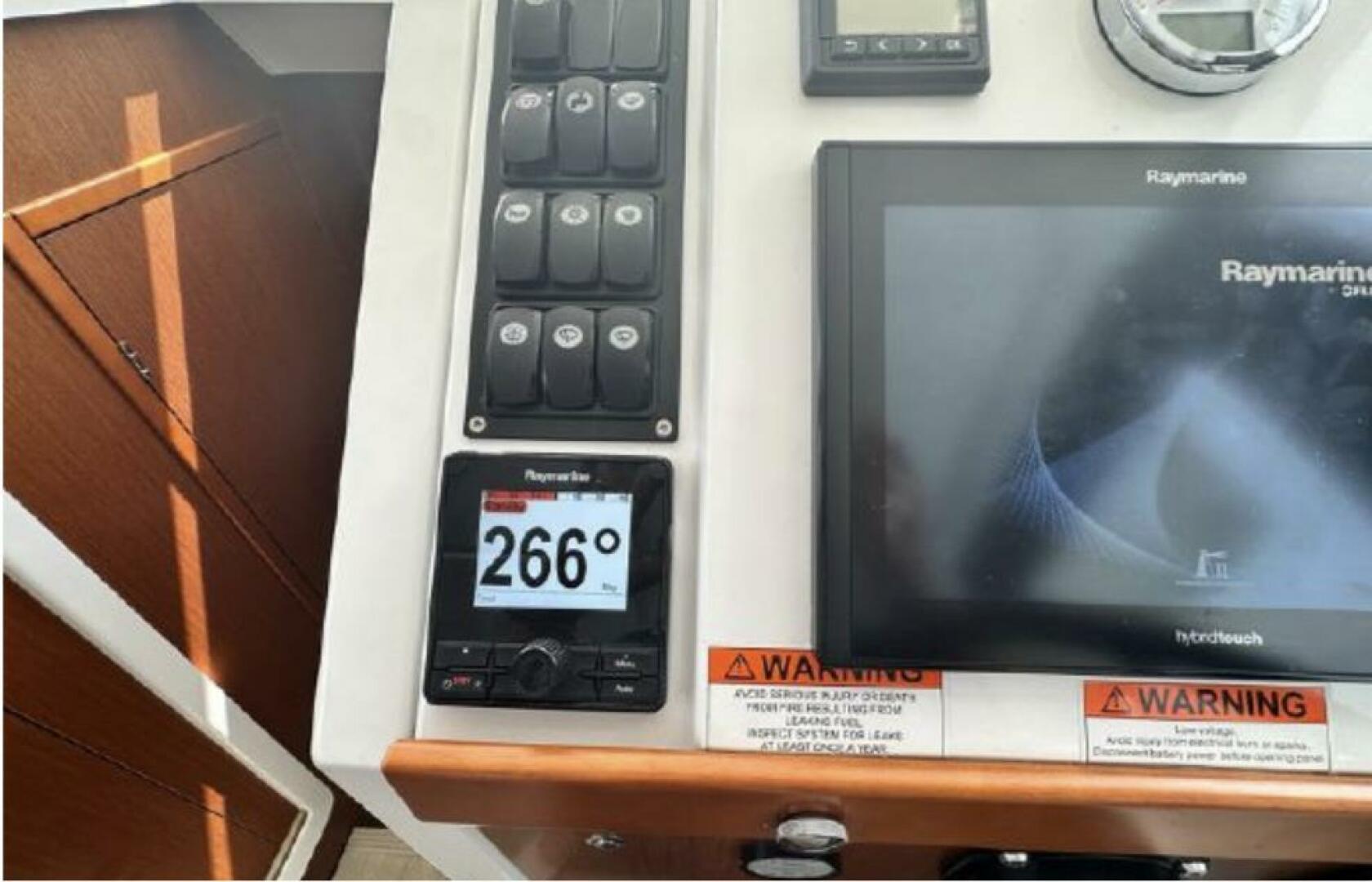 Smooth 30ft Beneteau Yacht For Sale