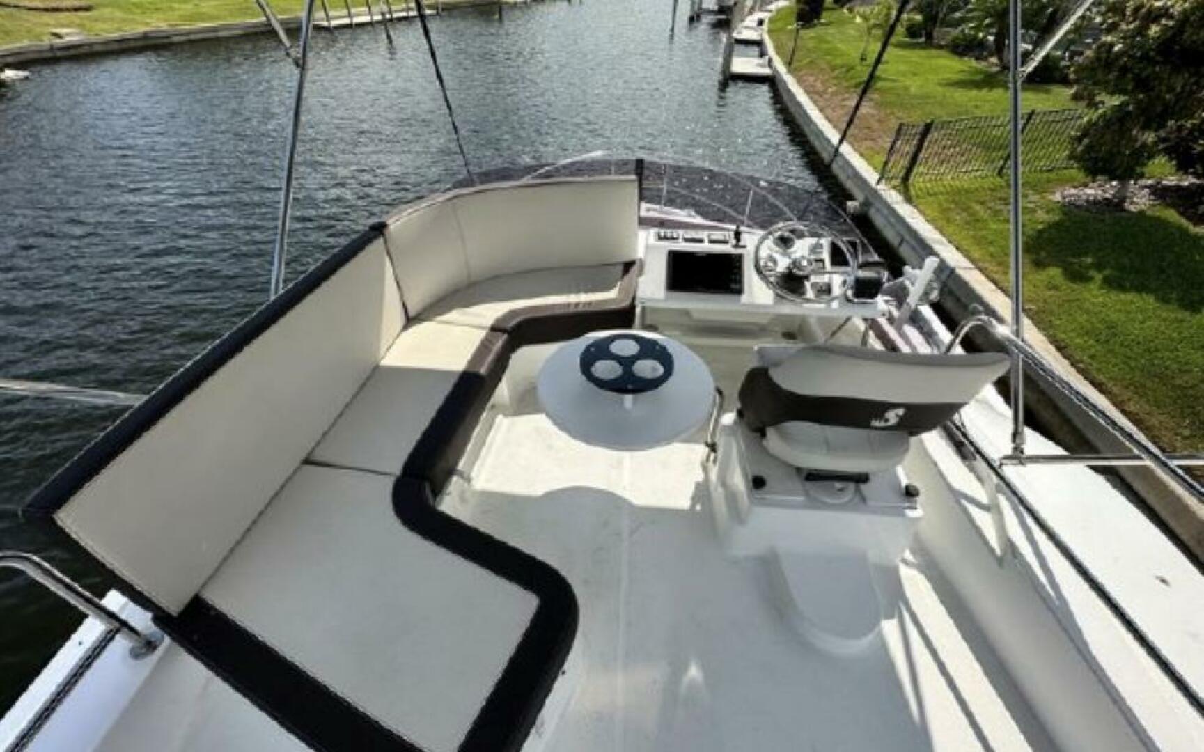 Smooth 30ft Beneteau Yacht For Sale