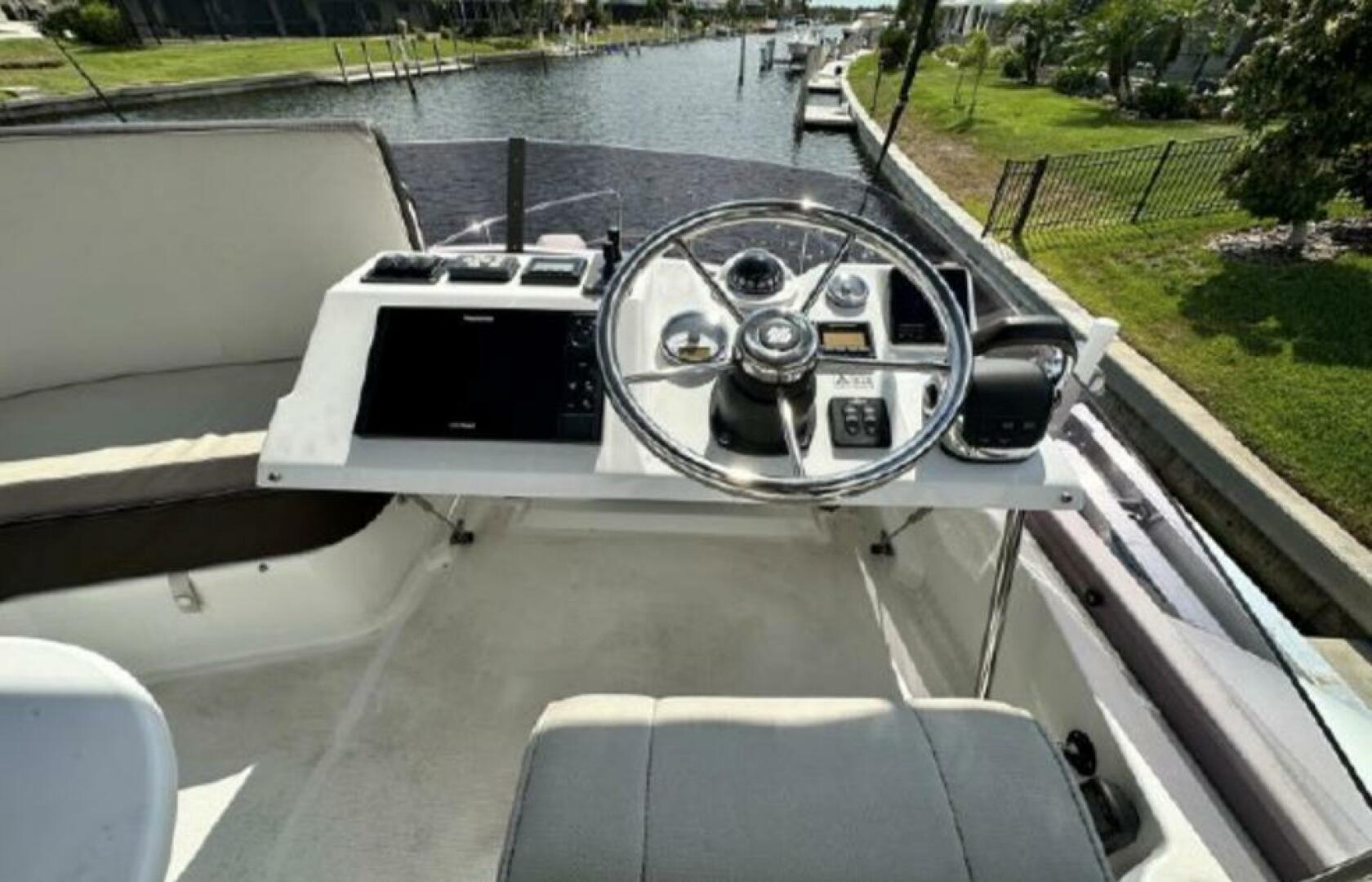 Smooth 30ft Beneteau Yacht For Sale