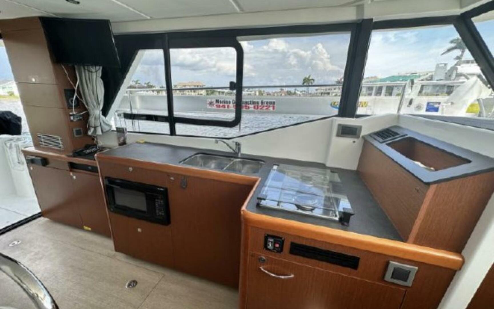 Smooth 30ft Beneteau Yacht For Sale