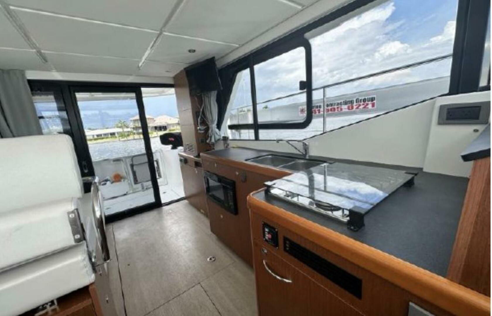 Smooth 30ft Beneteau Yacht For Sale