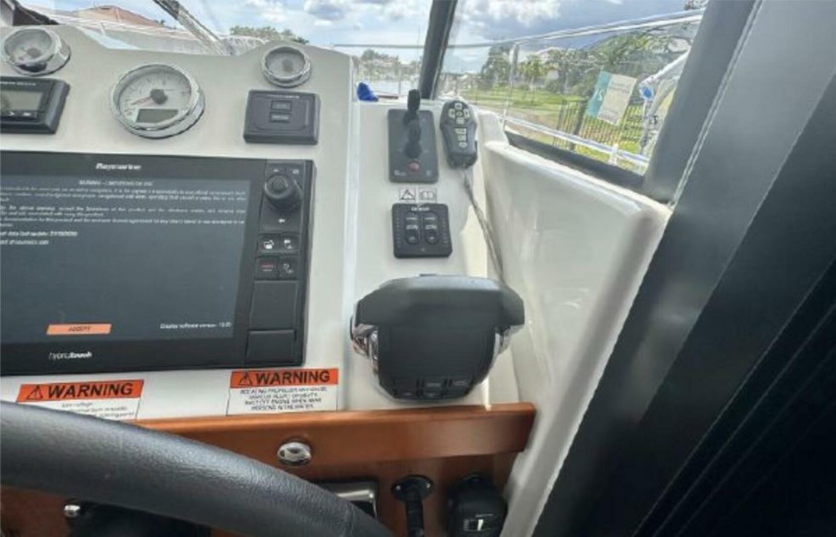 Smooth 30ft Beneteau Yacht For Sale