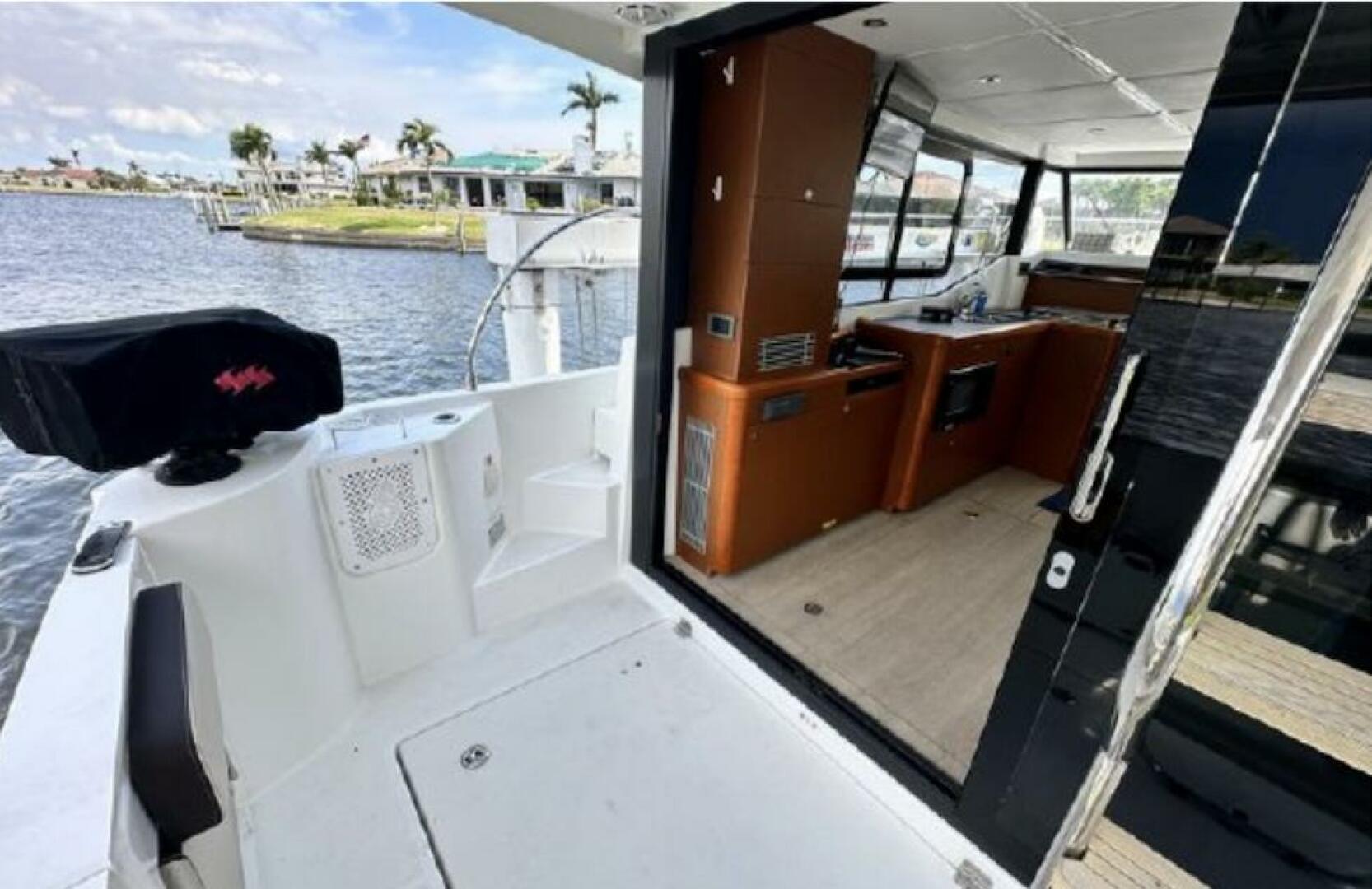 Smooth 30ft Beneteau Yacht For Sale