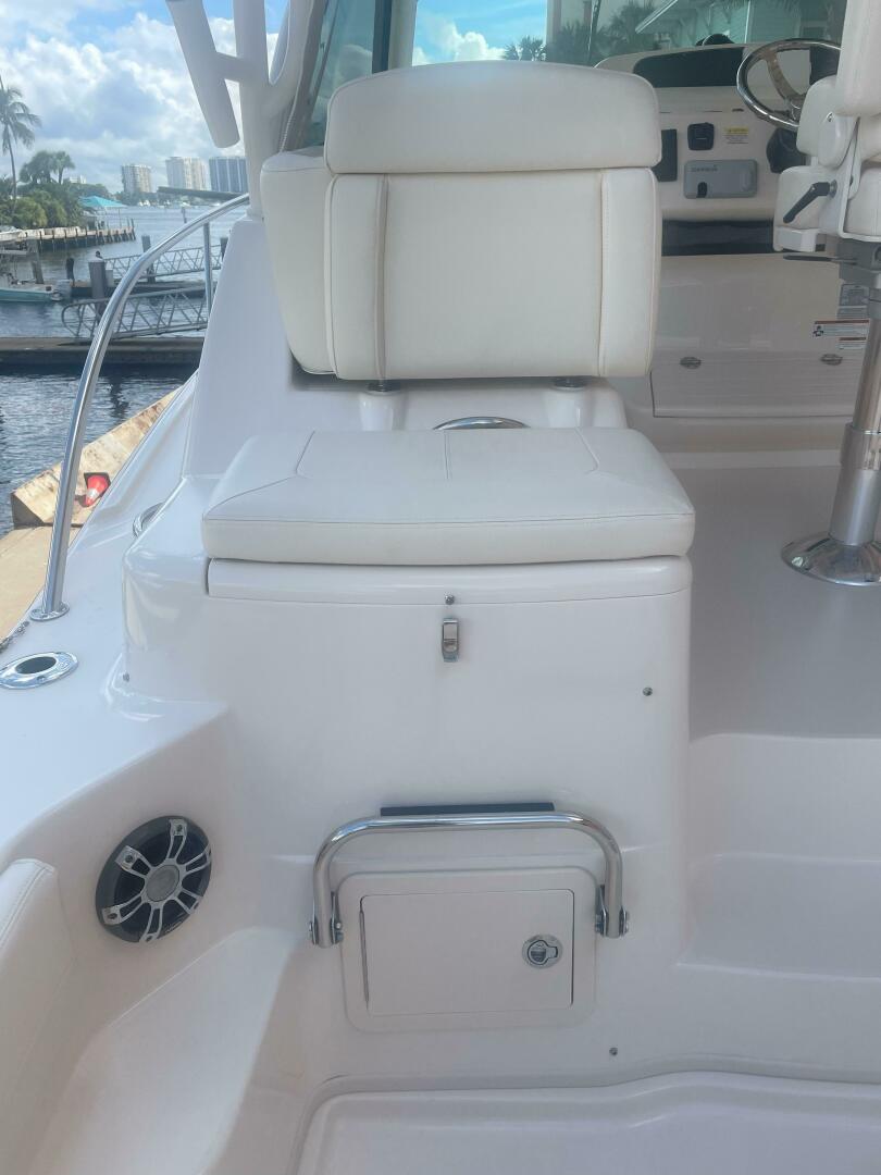 37ft Grady White Yacht For Sale