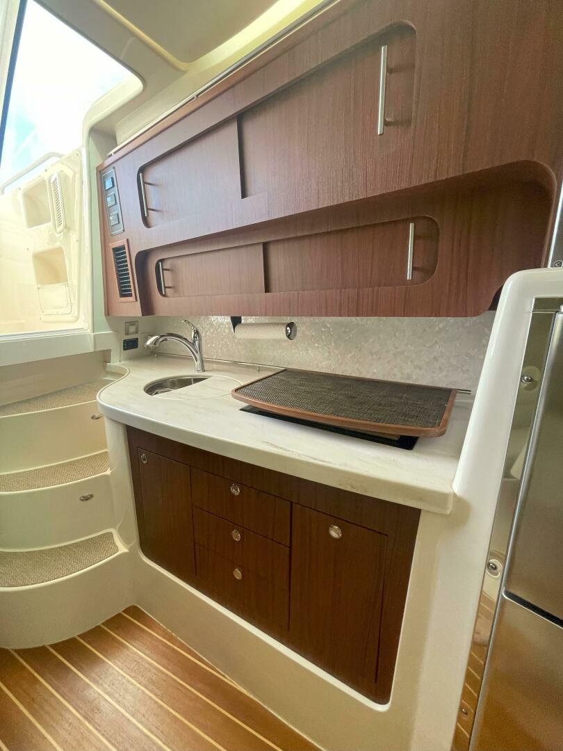 37ft Grady White Yacht For Sale