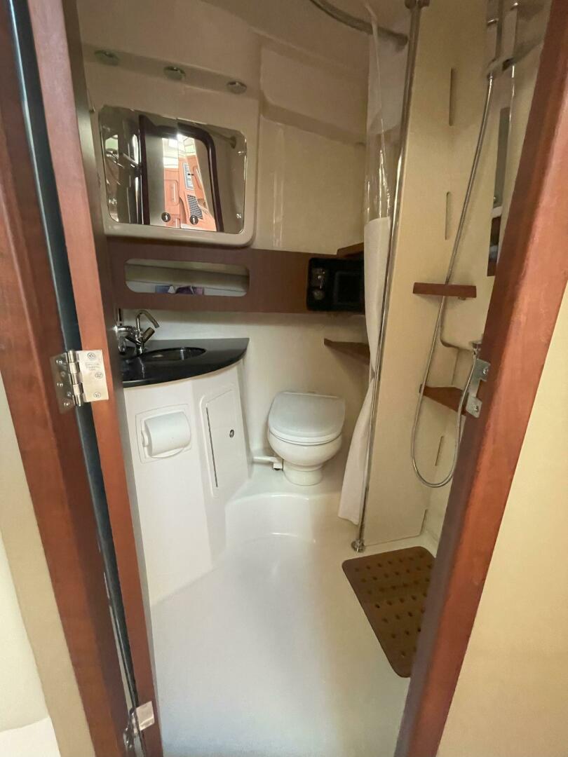 37ft Grady White Yacht For Sale