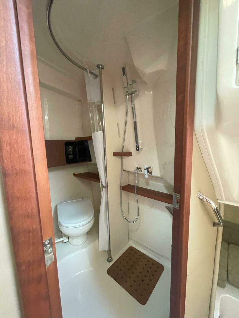 37ft Grady White Yacht For Sale