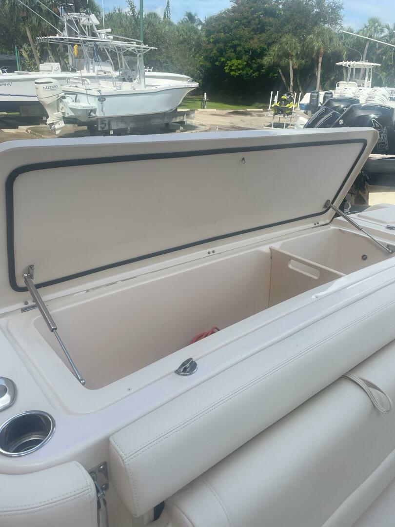 37ft Grady White Yacht For Sale