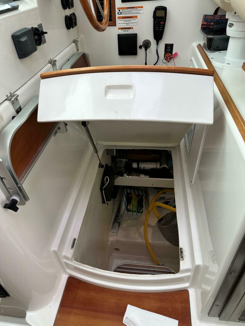 37ft Back Cove Yacht For Sale