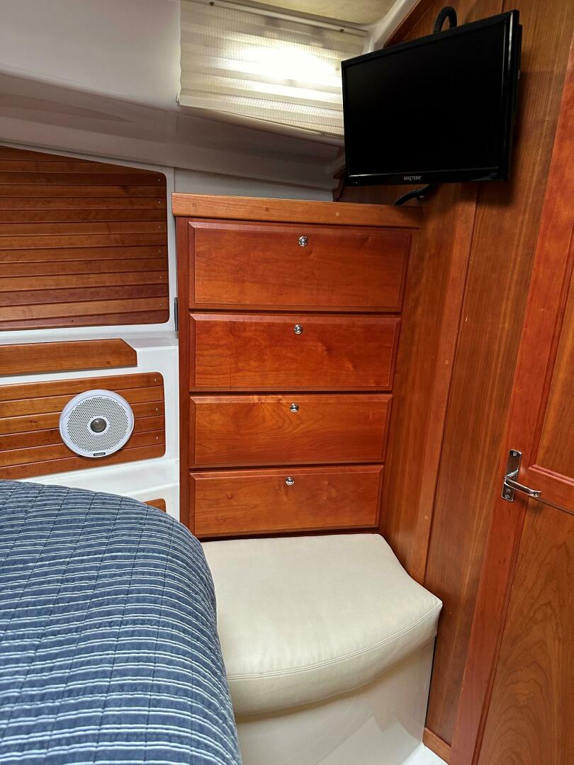37ft Back Cove Yacht For Sale