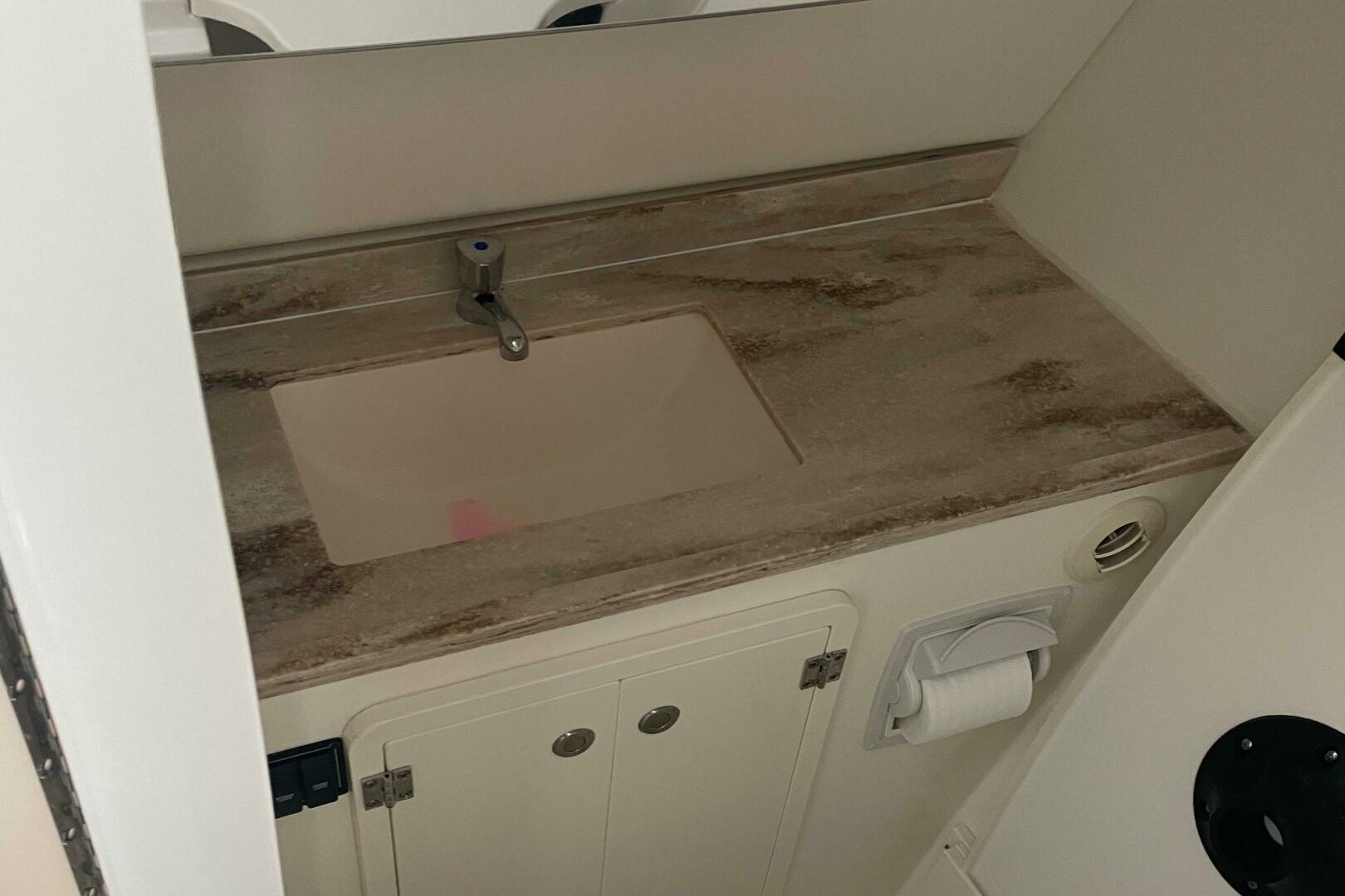 32ft Pursuit Yacht For Sale