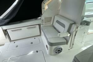 32ft Pursuit Yacht For Sale