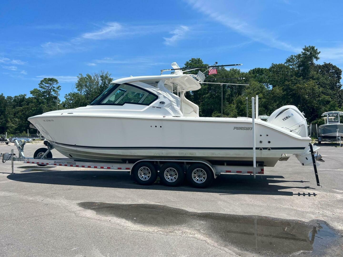 32ft Pursuit Yacht For Sale