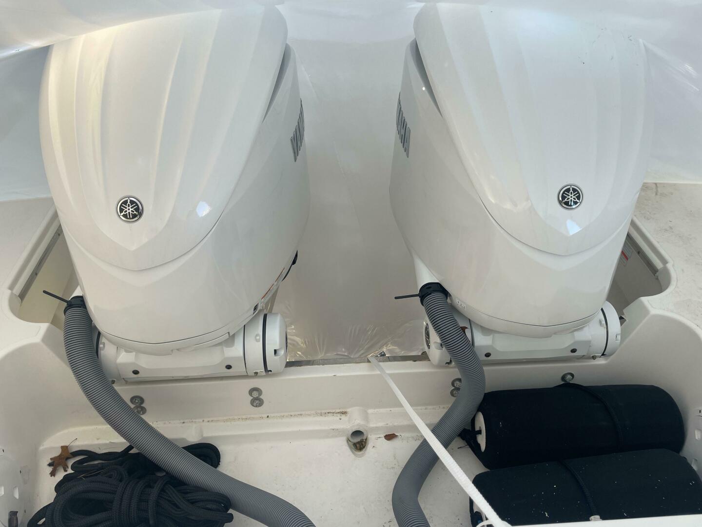 32ft Pursuit Yacht For Sale