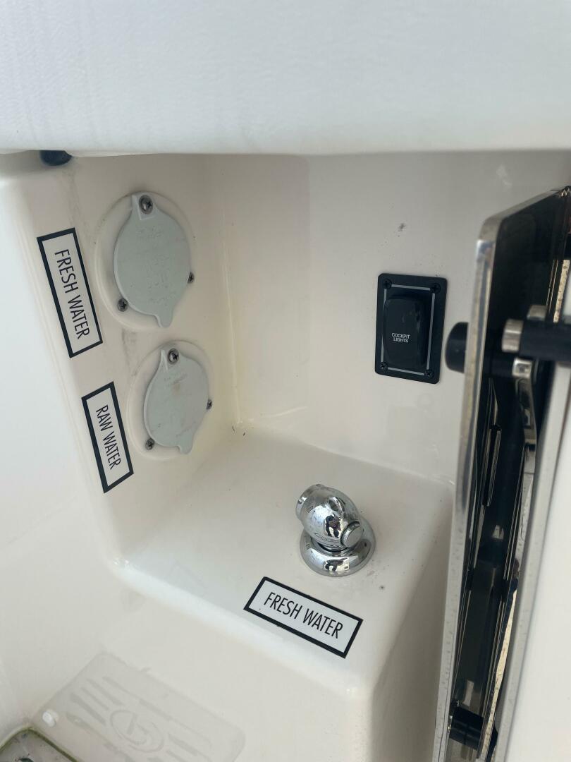 32ft Pursuit Yacht For Sale