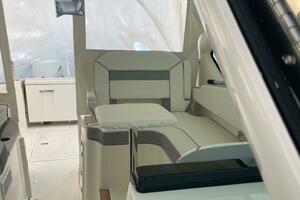32ft Pursuit Yacht For Sale