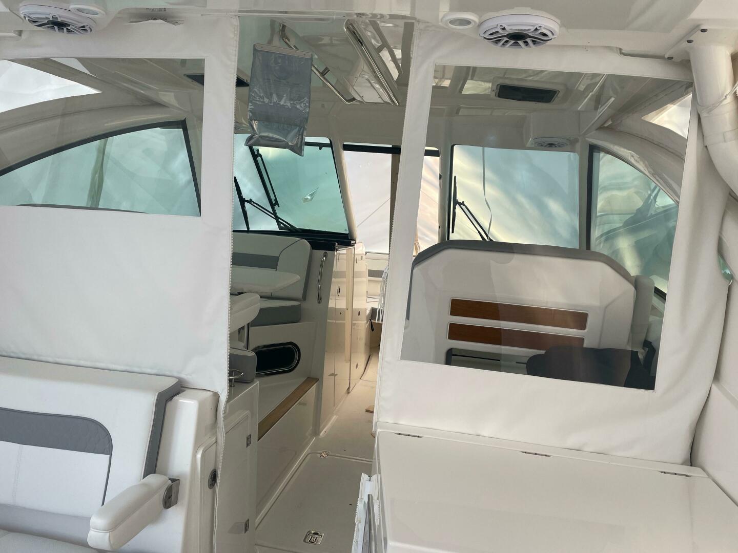 32ft Pursuit Yacht For Sale