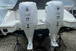 32ft Pursuit Yacht For Sale
