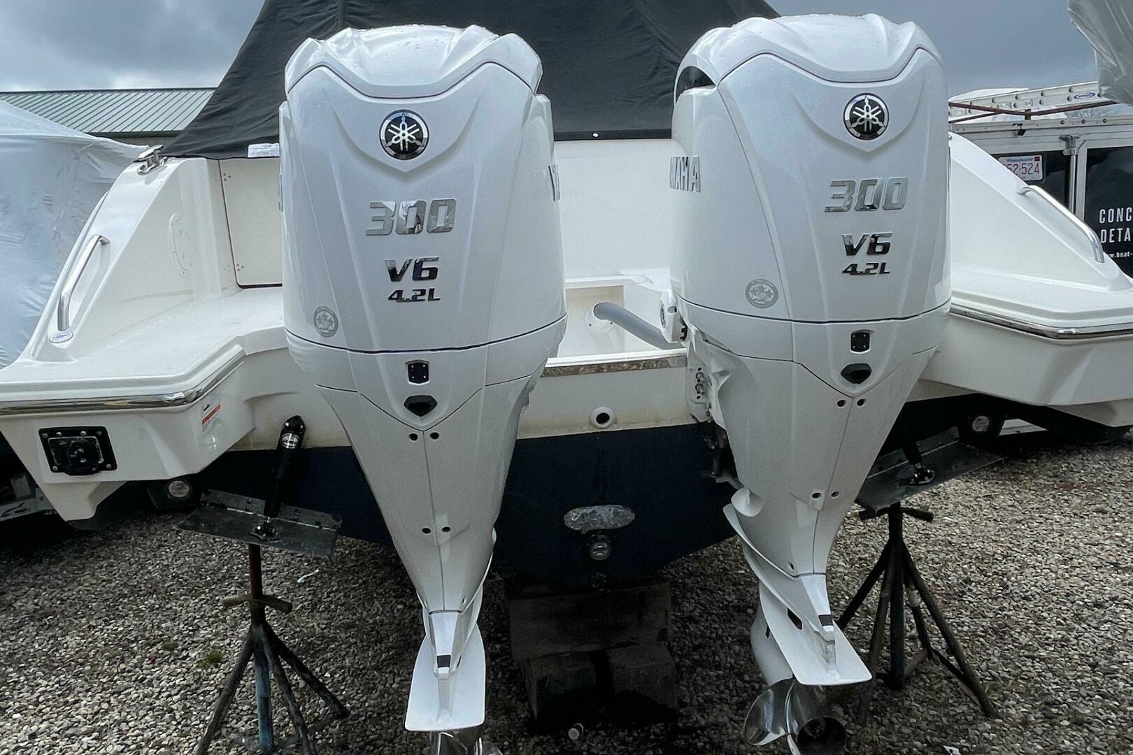 32ft Pursuit Yacht For Sale