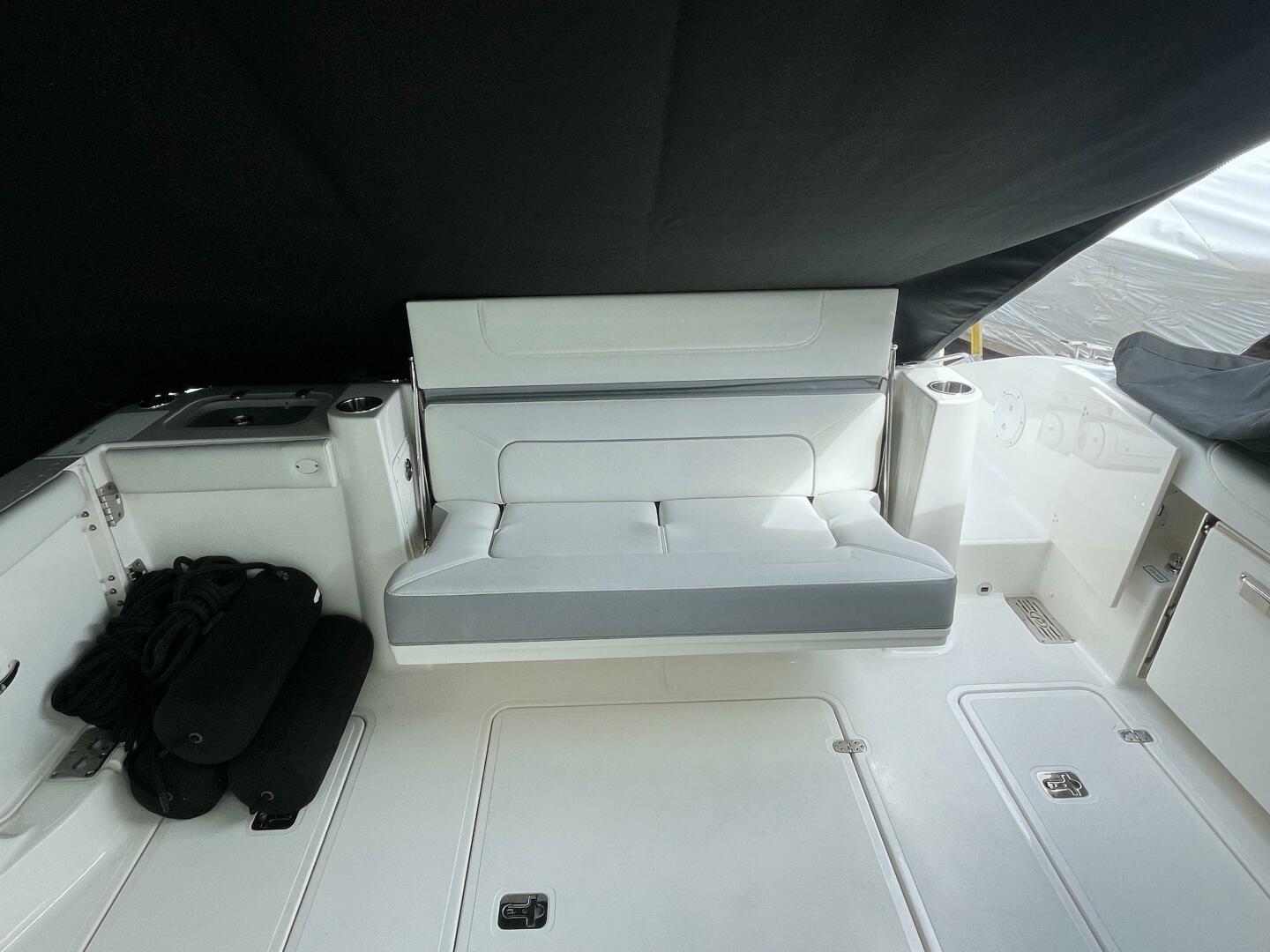 32ft Pursuit Yacht For Sale