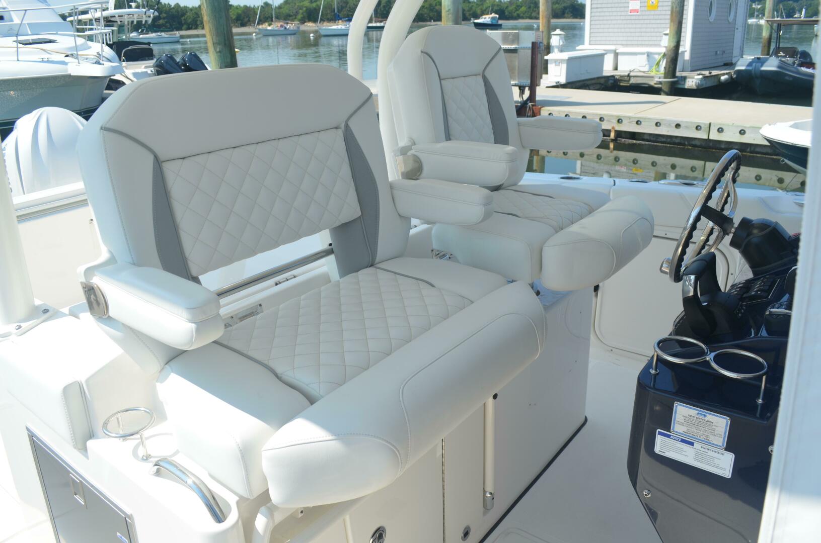 32ft Pursuit Yacht For Sale