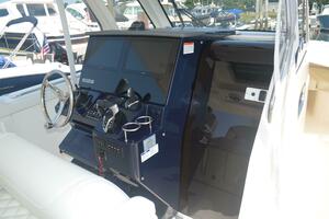 32ft Pursuit Yacht For Sale