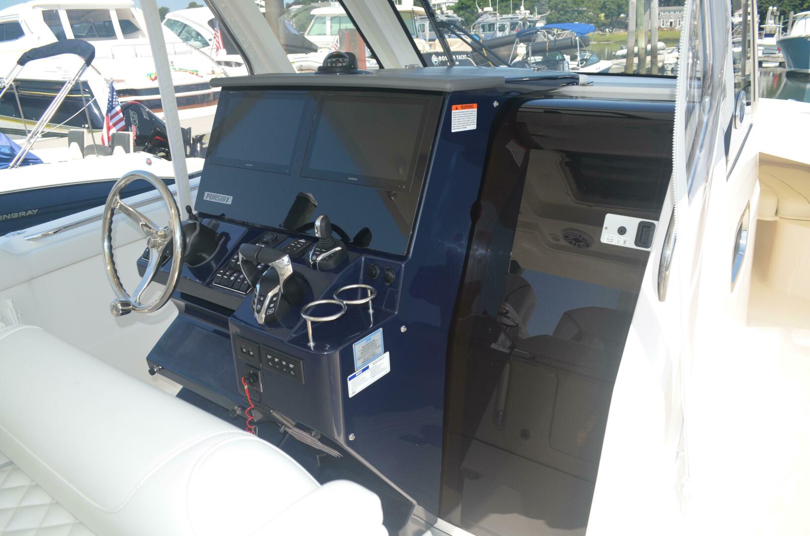 32ft Pursuit Yacht For Sale