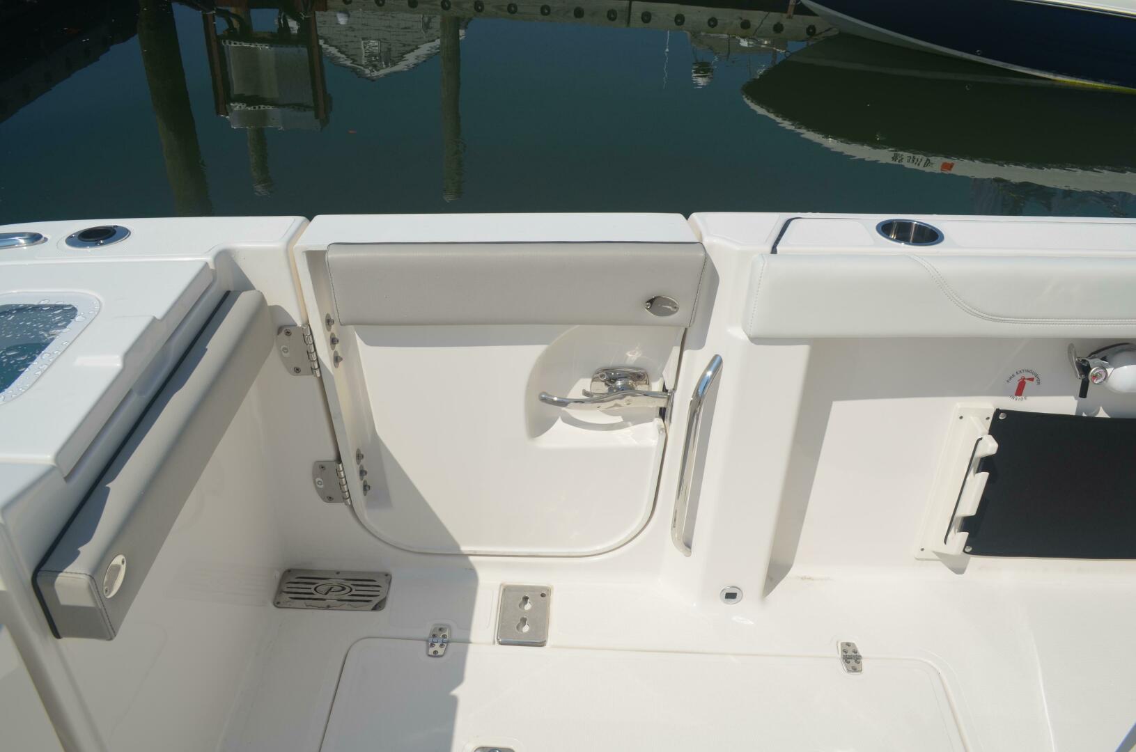32ft Pursuit Yacht For Sale