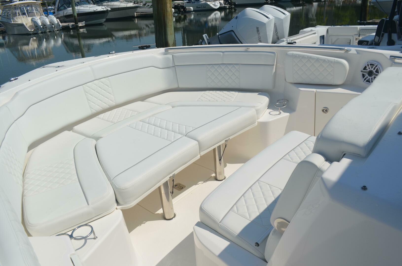 32ft Pursuit Yacht For Sale