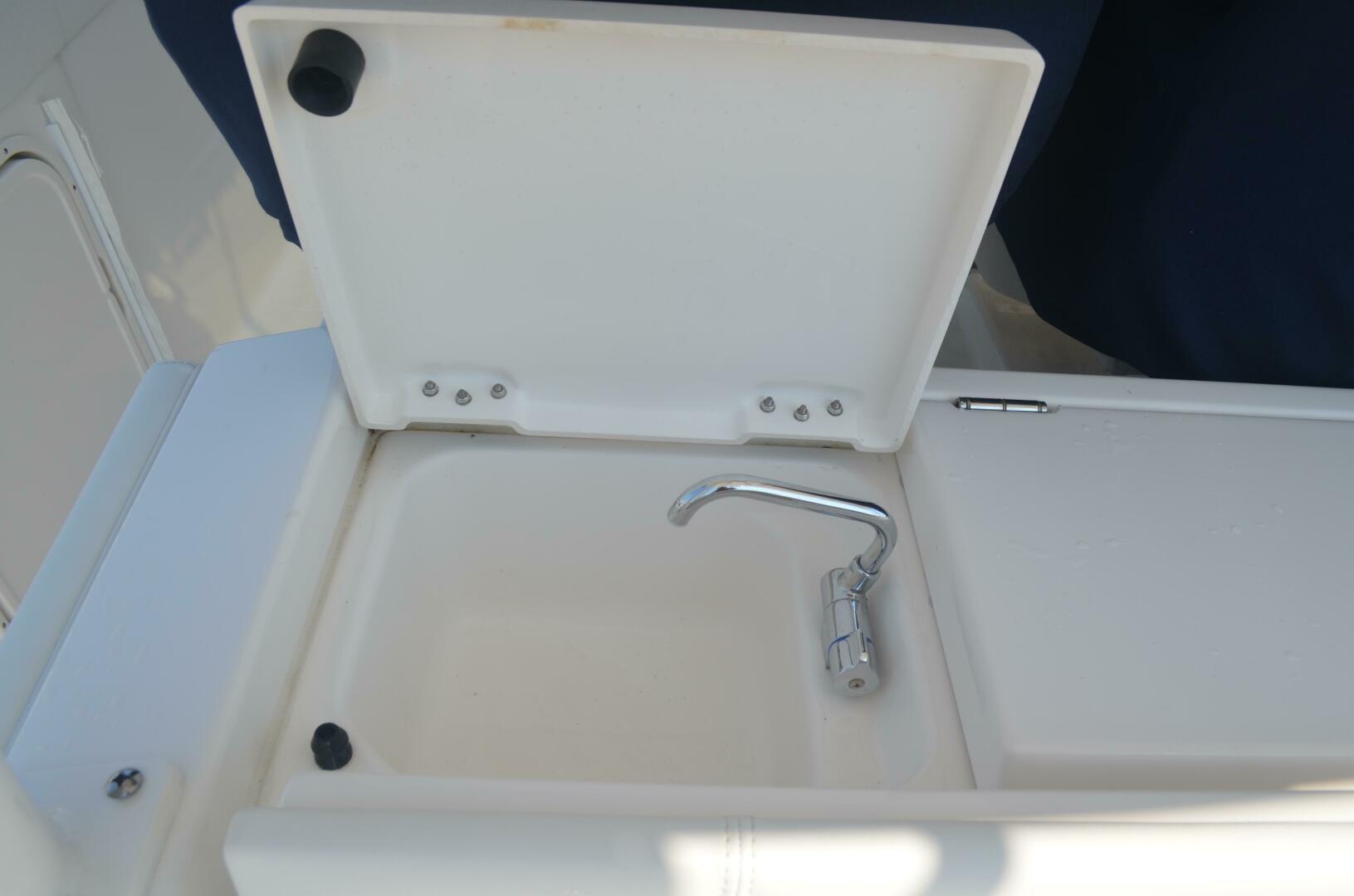 32ft Pursuit Yacht For Sale