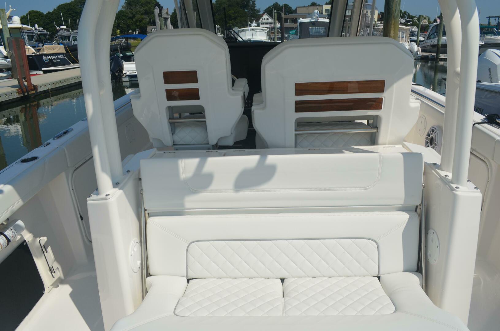 32ft Pursuit Yacht For Sale