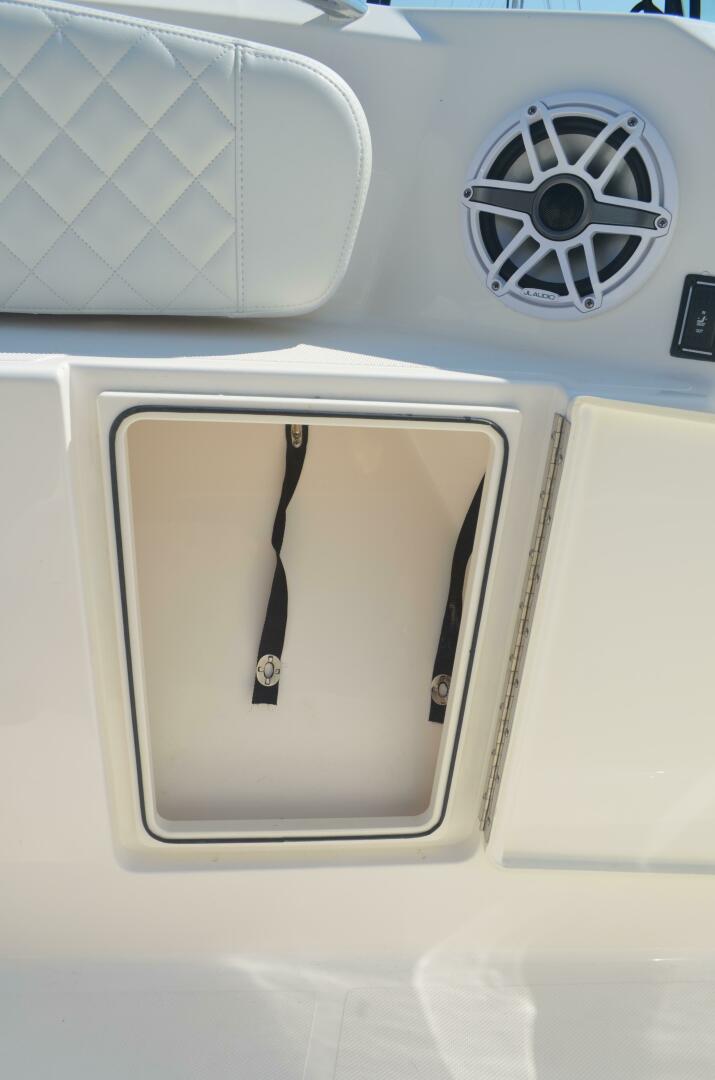 32ft Pursuit Yacht For Sale