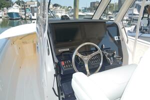 32ft Pursuit Yacht For Sale