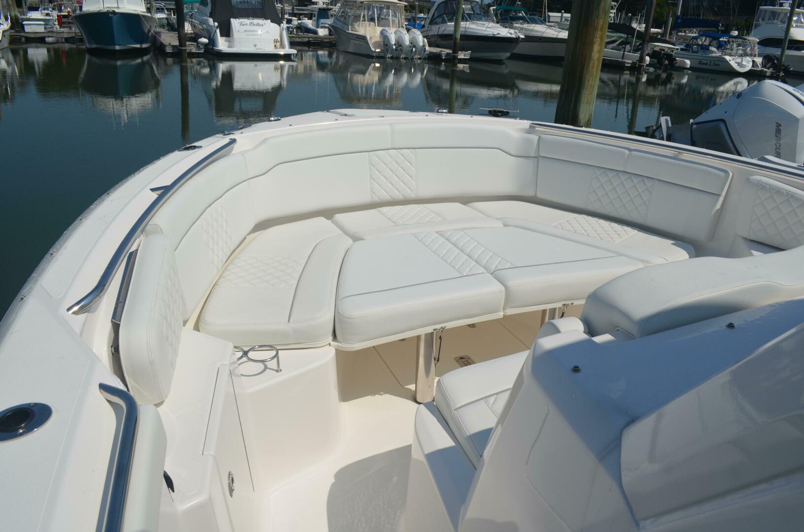 32ft Pursuit Yacht For Sale